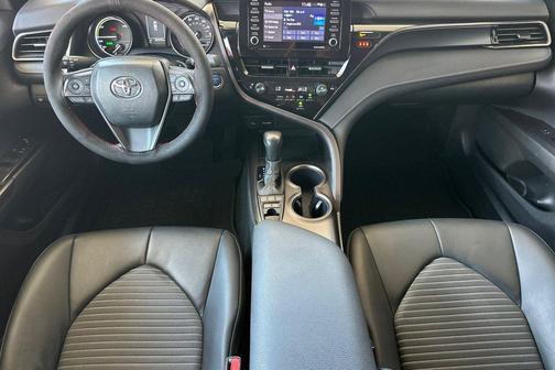 Ice Cap 2024 Toyota Camry Hybrid SE