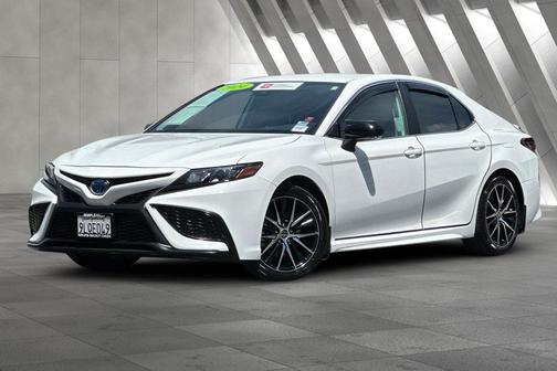 Ice Cap 2024 Toyota Camry Hybrid SE