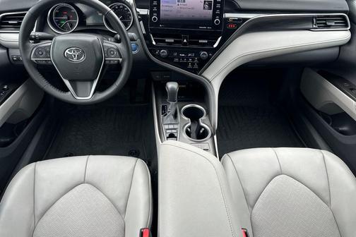 2024 Toyota Camry Hybrid XLE