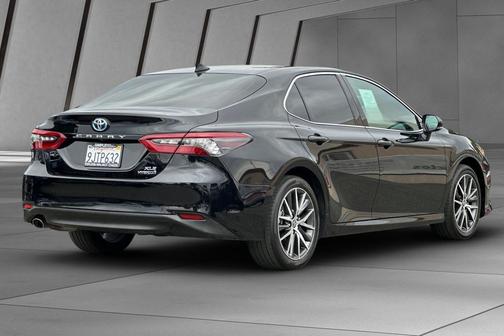 2024 Toyota Camry Hybrid XLE