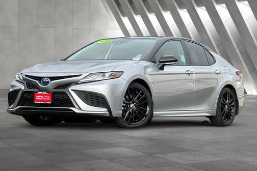 2024 Toyota Camry Hybrid SE