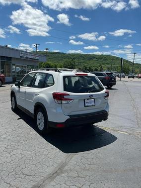 Crystal White Pearl 2022 Subaru Forester