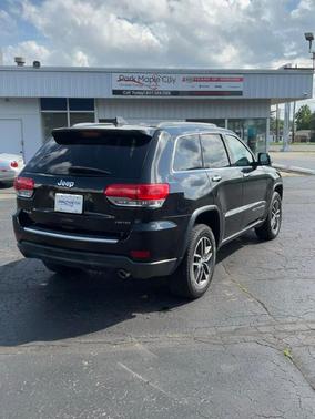 Black 2017 Jeep Grand Cherokee Limited