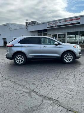 Gray 2022 Ford Edge SEL