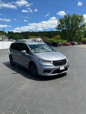 Gray 2021 Chrysler Pacifica Touring-L