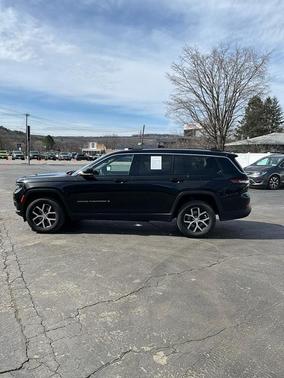 Black 2023 Jeep Grand Cherokee L Limited
