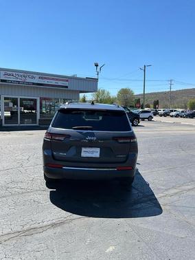 Gray 2022 Jeep Grand Cherokee L Laredo