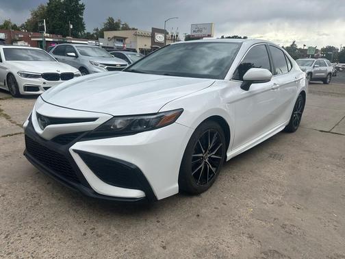 2022 Toyota Camry SE