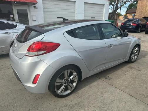 Ironman Silver Metallic 2015 Hyundai Veloster Base
