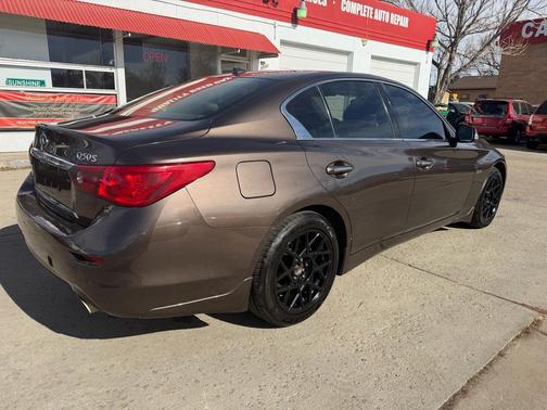 2015 INFINITI Q50 Premium