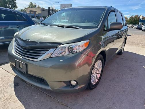 2011 Toyota Sienna XLE