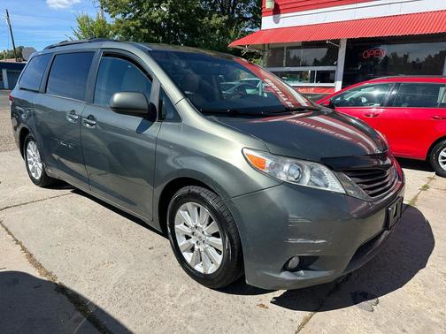 2011 Toyota Sienna XLE