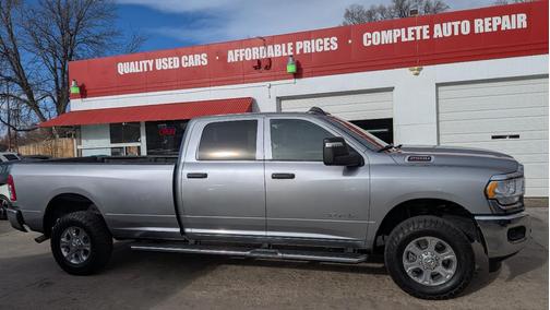 2023 RAM 2500 Big Horn Crew Cab 4x4 8' Box