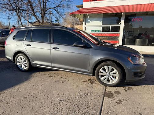 2017 Volkswagen Golf SportWagen TSI S