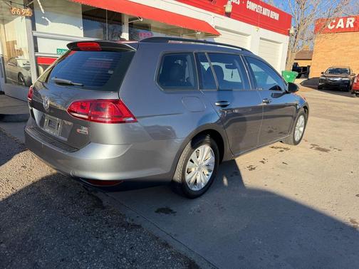 2017 Volkswagen Golf SportWagen TSI S