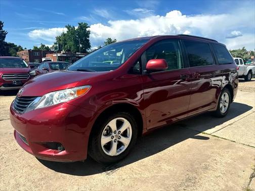 2014 Toyota Sienna LE