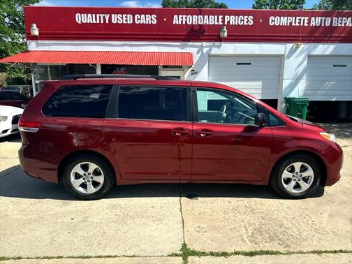 2014 Toyota Sienna LE