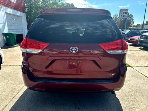 2014 Toyota Sienna LE
