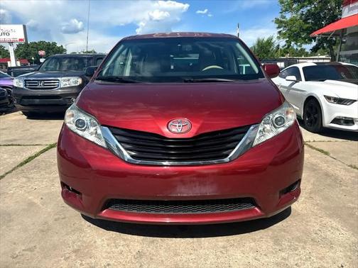 2014 Toyota Sienna LE