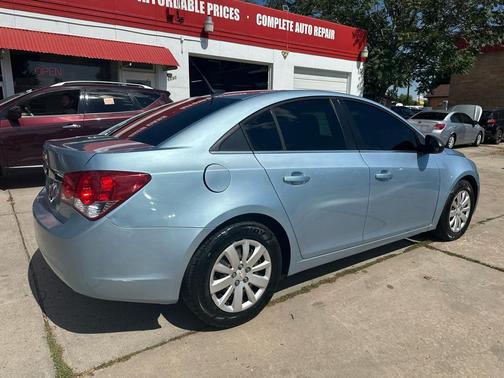 2011 Chevrolet Cruze LS