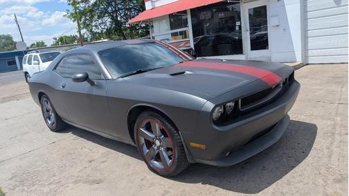 Bright White Clearcoat 2014 Dodge Challenger SXT