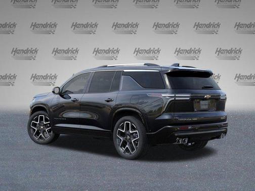 Mosaic Black Metallic 2026 Chevrolet Traverse High Country