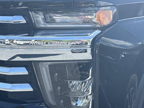 Mosaic Black Metallic 2022 Chevrolet Silverado 2500 High Country