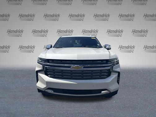 Iridescent Pearl Tricoat 2024 Chevrolet Suburban Premier
