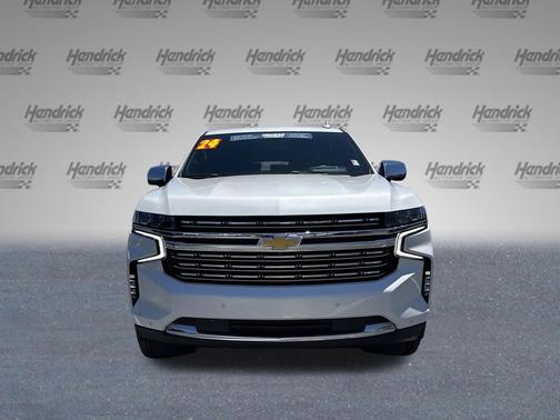 Iridescent Pearl Tricoat 2024 Chevrolet Suburban Premier