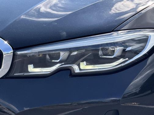 Black Sapphire Metallic 2022 BMW 330e 330e