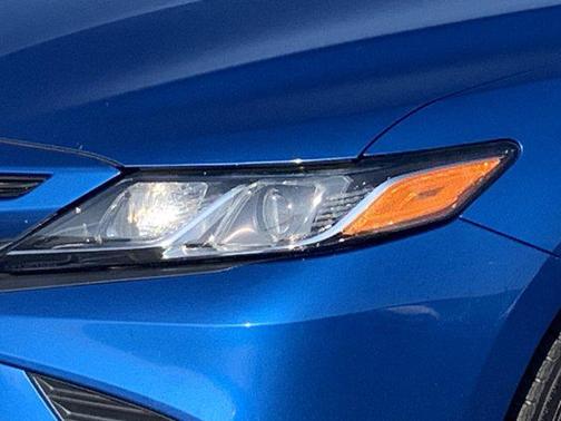 2018 Toyota Camry Hybrid SE