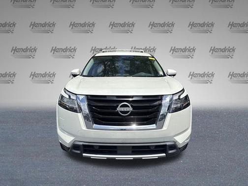 Pearl White Tricoat 2024 Nissan Pathfinder SL 4WD