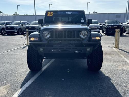 Anvil Clearcoat 2025 Jeep Gladiator Nighthawk