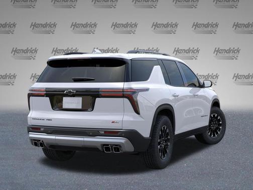 Polar White Tricoat 2026 Chevrolet Traverse AWD Z71
