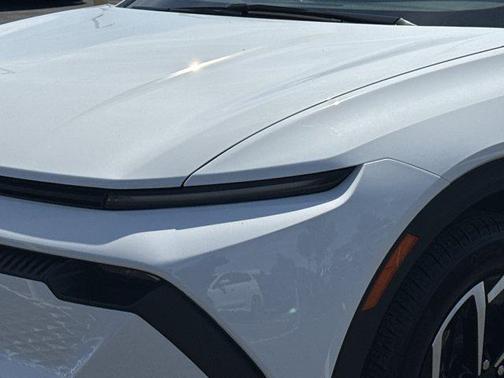 Summit White 2025 Chevrolet Equinox EV LT