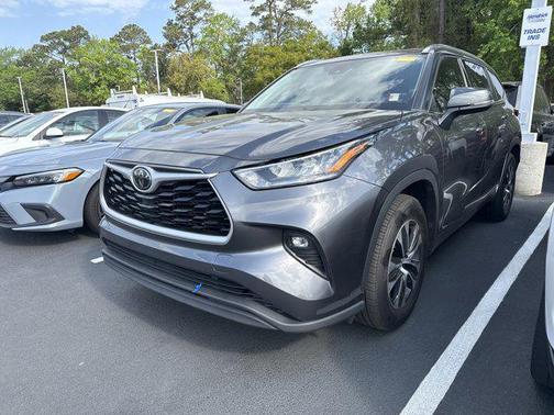 Magnetic Gray Metallic 2020 Toyota Highlander XLE