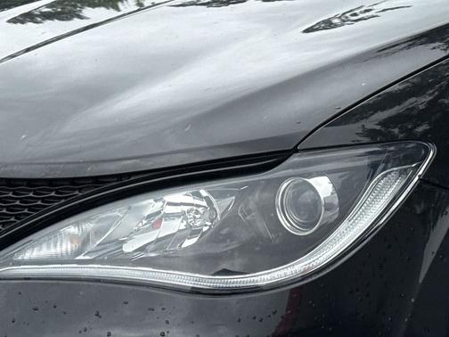 Brilliant Black Crystal Pearlcoat 2019 Chrysler Pacifica Touring Plus