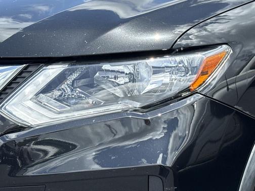 Magnetic Black Pearl 2020 Nissan Rogue SV