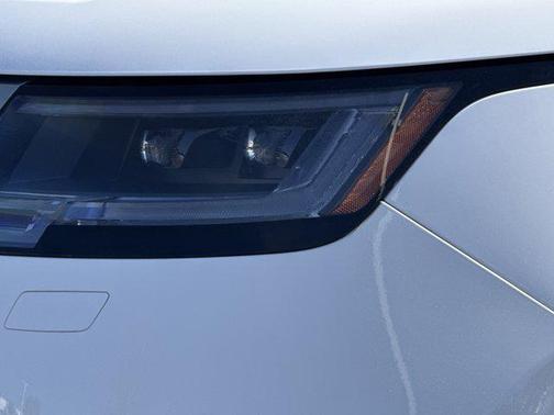 Fuji White 2024 Land Rover Range Rover P530 SE