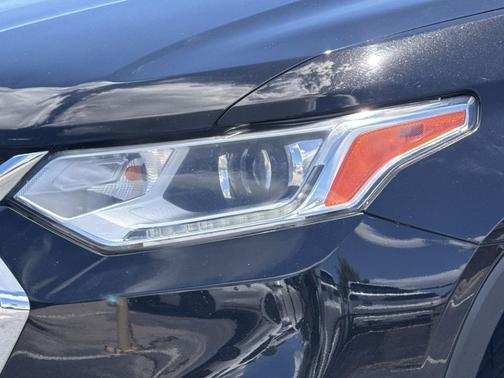 Mosaic Black Metallic 2020 Chevrolet Traverse LS