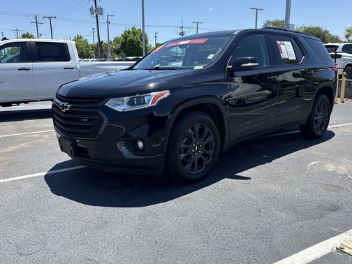 Mosaic Black Metallic 2021 Chevrolet Traverse RS