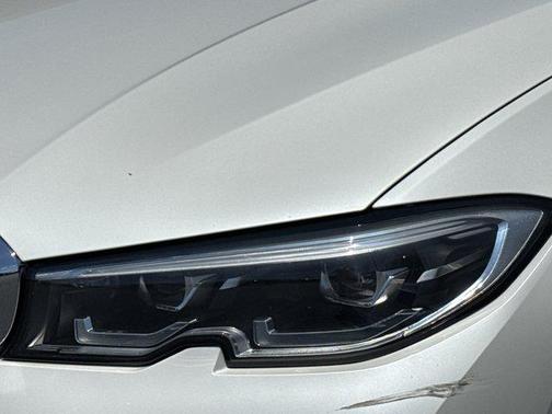 Mineral White Metallic 2022 BMW 330 330i