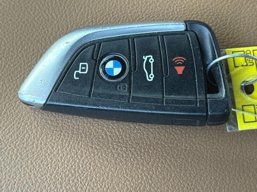 Mineral White Metallic 2022 BMW 330 330i