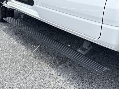 Bright White Clearcoat 2023 RAM 1500 Limited