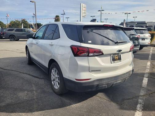 2022 Chevrolet Equinox LS