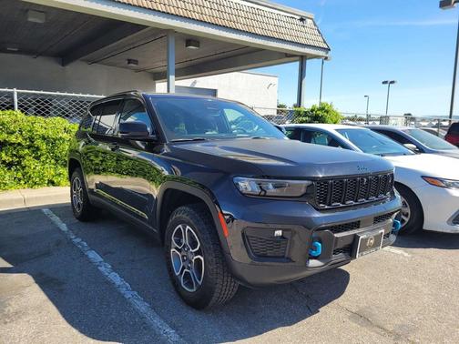 2023 Jeep Grand Cherokee 4xe Trailhawk
