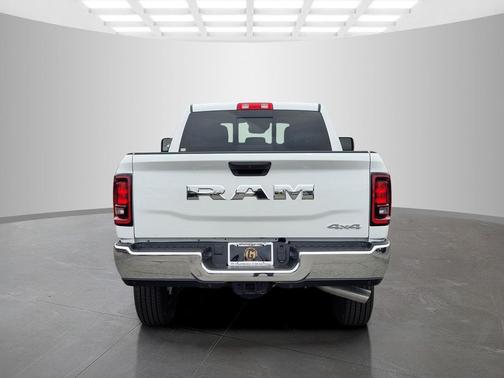 2025 RAM 2500 Tradesman Crew Cab 4x4 6'4' Box