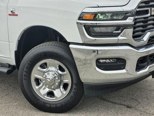 2025 RAM 2500 Tradesman Crew Cab 4x4 6'4' Box