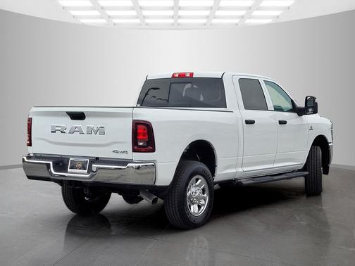 2025 RAM 2500 Tradesman Crew Cab 4x4 6'4' Box