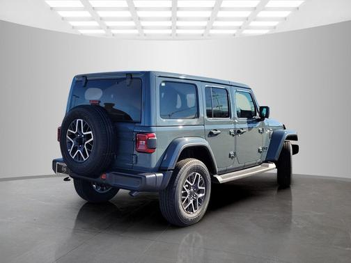 2026 Jeep Wrangler 4-Door Sahara 4x4